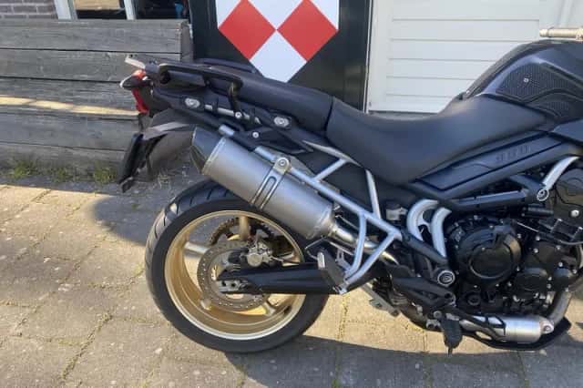 Triumph Tiger 800 (2011) thumbnail 4