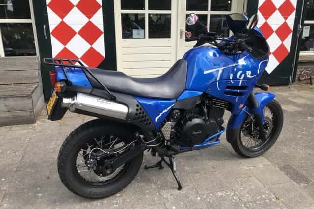 Triumph Tiger 900 (1994) thumbnail 1