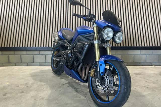 Triumph Street Triple (2009) thumbnail 1