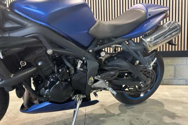 Triumph Street Triple (2009) thumbnail 4