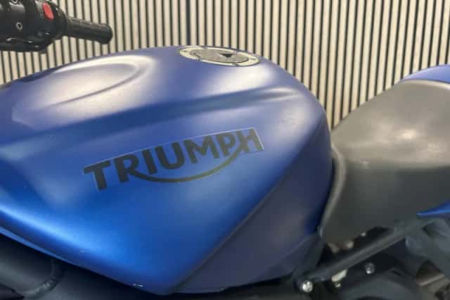 Triumph Street Triple (2009) thumbnail 6