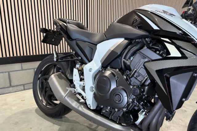 Honda CB1000R (2016) thumbnail 2
