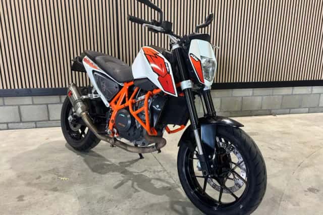 KTM 690 Duke (2016) thumbnail 1