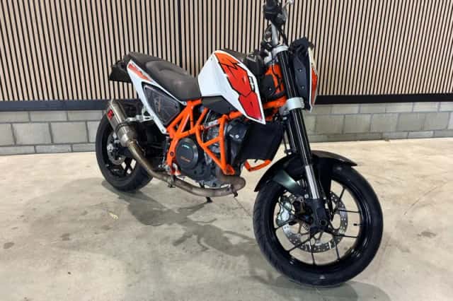KTM 690 Duke (2016) thumbnail 3