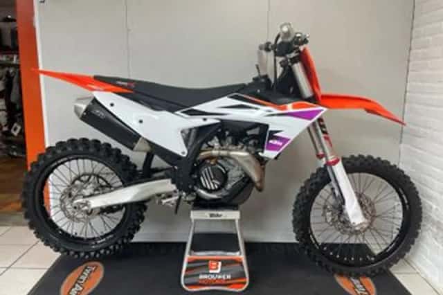 KTM 450 SX-F (2024) thumbnail 1