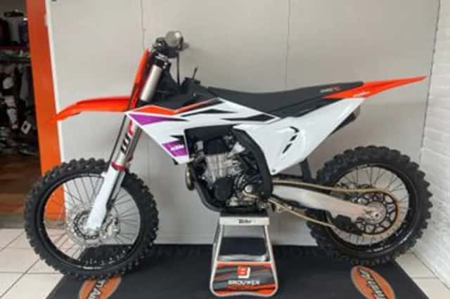 KTM 450 SX-F (2024) thumbnail 3