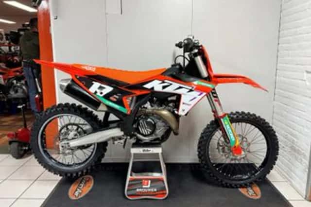 KTM 450 SX-F (2023) thumbnail 1
