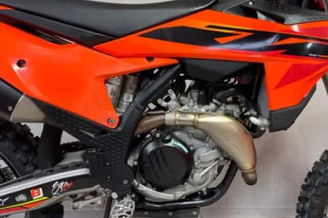 KTM 450 SX-F (2025) thumbnail 2