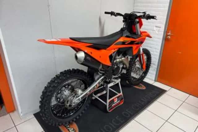 KTM 450 SX-F (2025) thumbnail 6