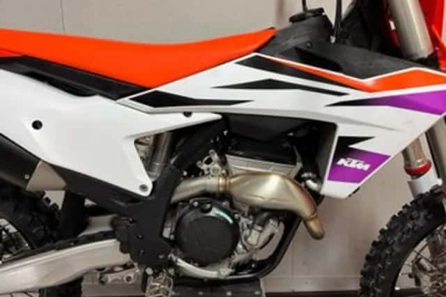 KTM 250 SX-F (2024) thumbnail 2