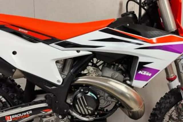 KTM 300 SX (2024) thumbnail 2