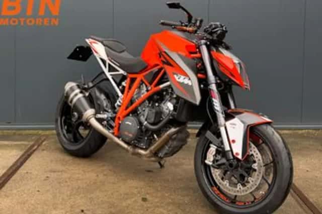 KTM 1290 SuperDuke R (2017) thumbnail 2