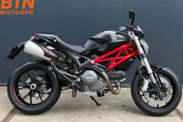 Ducati 796 Monster (2011) thumbnail 1
