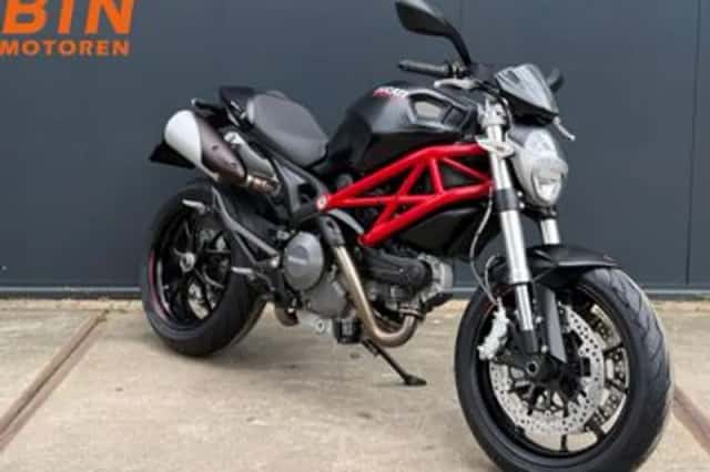 Ducati 796 Monster (2011) thumbnail 2