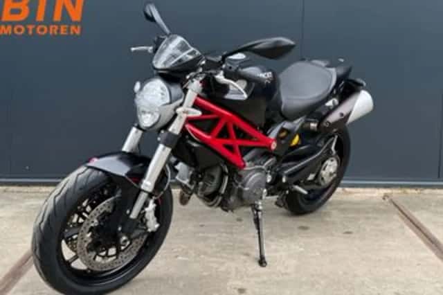 Ducati 796 Monster (2011) thumbnail 3