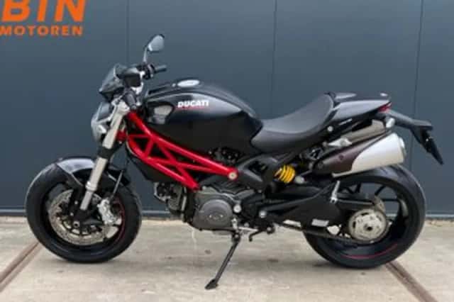 Ducati 796 Monster (2011) thumbnail 4