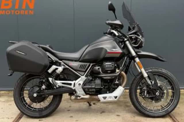 Moto Guzzi V85 TT (2024) thumbnail 1