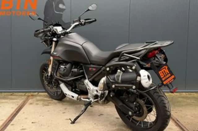 Moto Guzzi V85 TT (2024) thumbnail 6