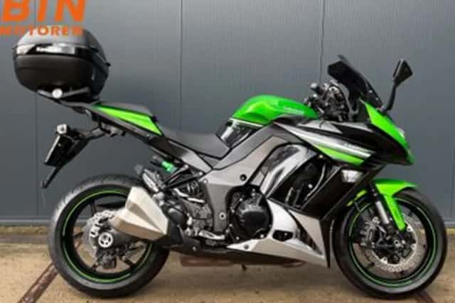 Kawasaki Z1000 (2016) thumbnail 1