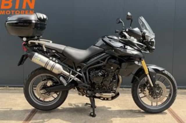 Triumph Tiger 800 (2011) thumbnail 1