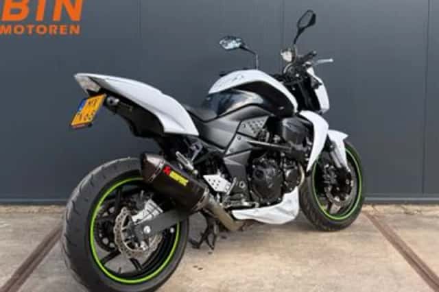 Kawasaki Z750 (2010) thumbnail 6