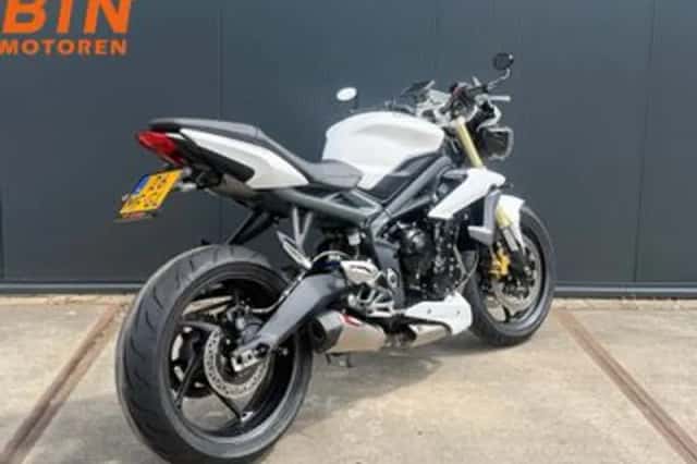 Triumph Street Triple 675 (2014) thumbnail 6