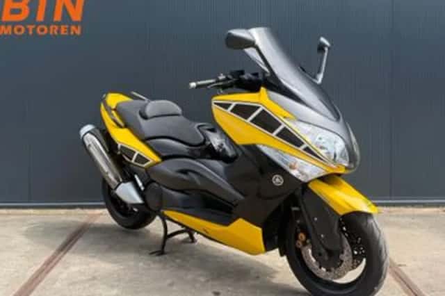 Yamaha T MAX (2009) thumbnail 2