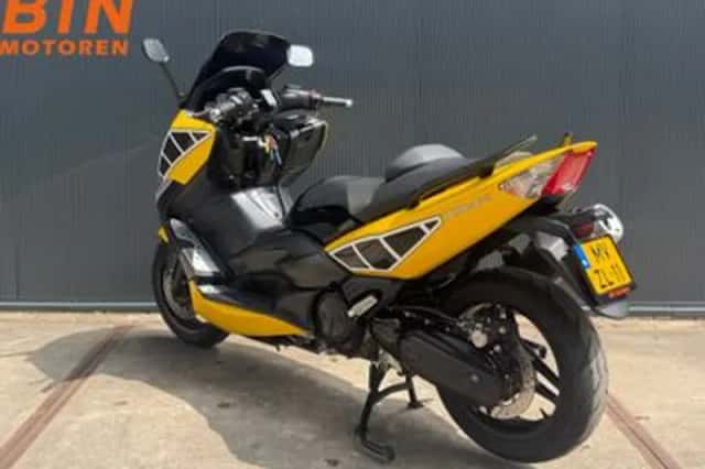 Yamaha T MAX (2009) thumbnail 5