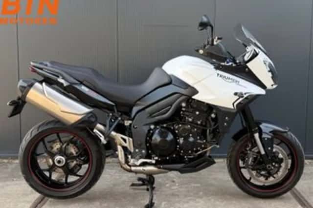 Triumph Tiger 1050 Sport (2014) thumbnail 1