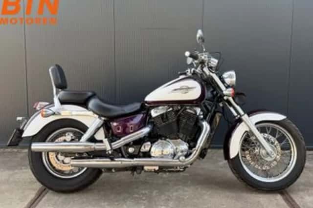 Honda VT 1100 (1996) thumbnail 1