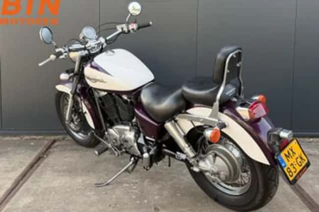 Honda VT 1100 (1996) thumbnail 5
