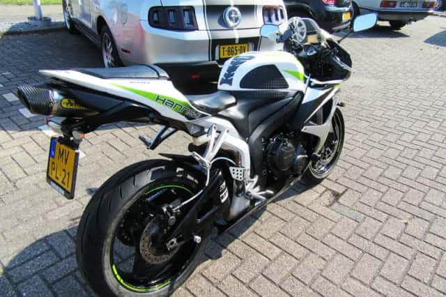 Honda CBR600RR (2008) thumbnail 3