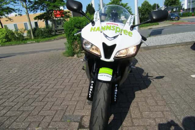 Honda CBR600RR (2008) thumbnail 4