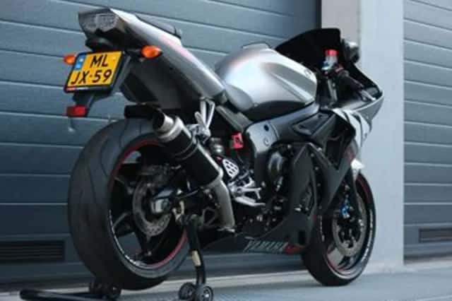 Yamaha YZF-R6 (2004) thumbnail 2