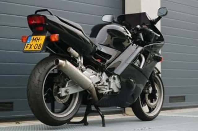 Honda CBR600F (1993) thumbnail 3