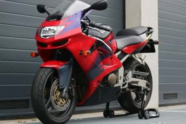 Kawasaki ZX-6R (1999) thumbnail 4