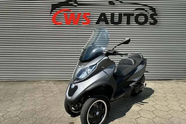 Piaggio MP3 500 (2016) thumbnail 1