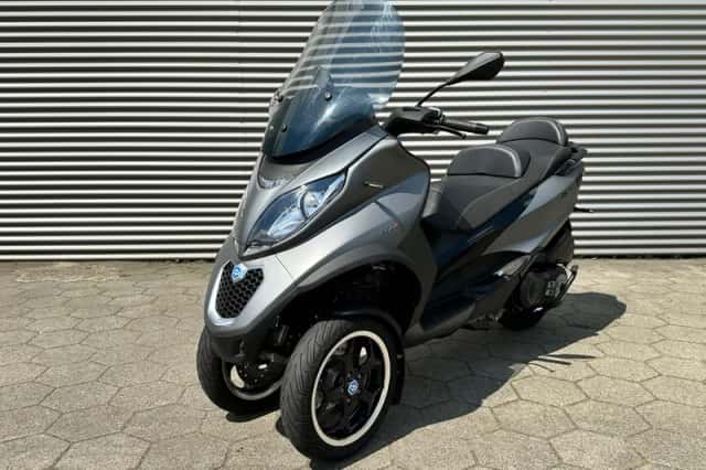 Piaggio MP3 500 (2016) thumbnail 2