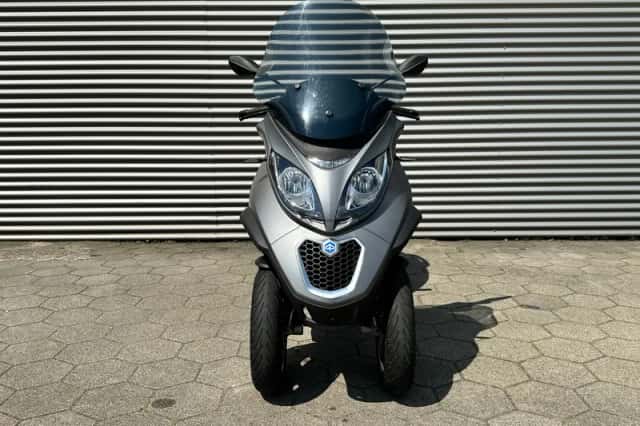 Piaggio MP3 500 (2016) thumbnail 3