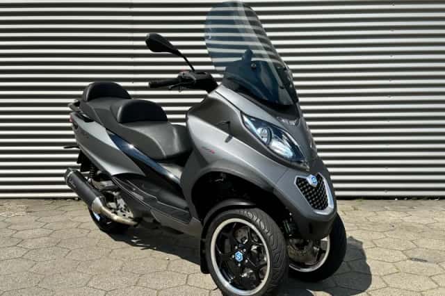 Piaggio MP3 500 (2016) thumbnail 4