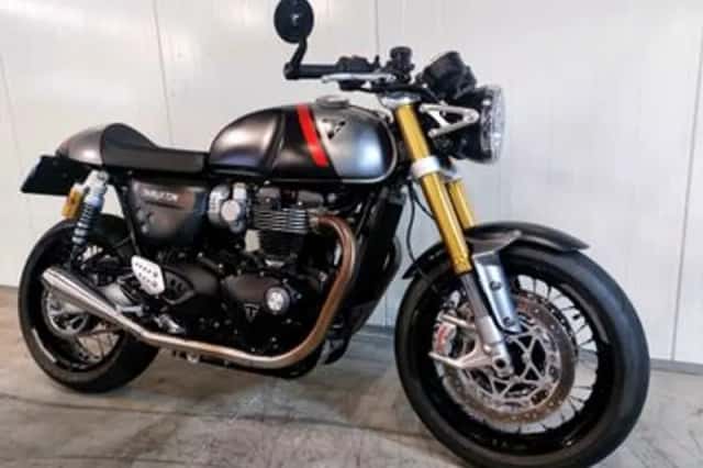 Triumph Thruxton RS (2022) thumbnail 3