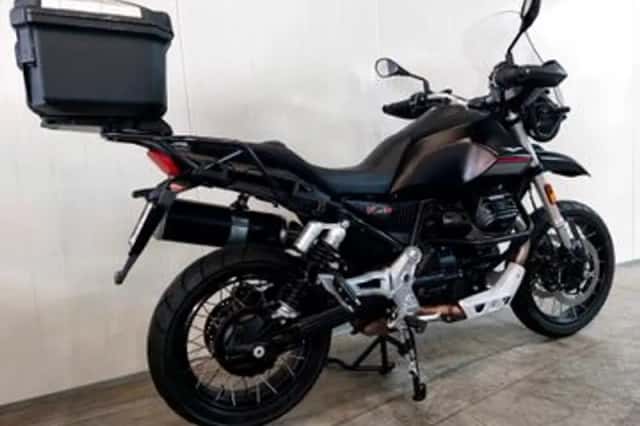 Moto Guzzi V85 TT (2021) thumbnail 2