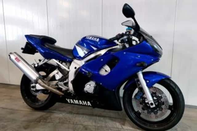 Yamaha YZF-R6 (2002) thumbnail 3