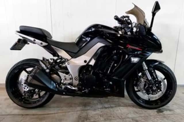Kawasaki Z1000 (2011) thumbnail 1