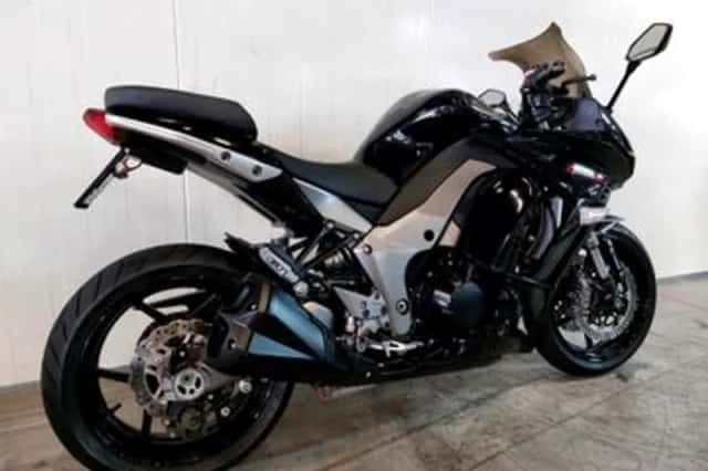 Kawasaki Z1000 (2011) thumbnail 2