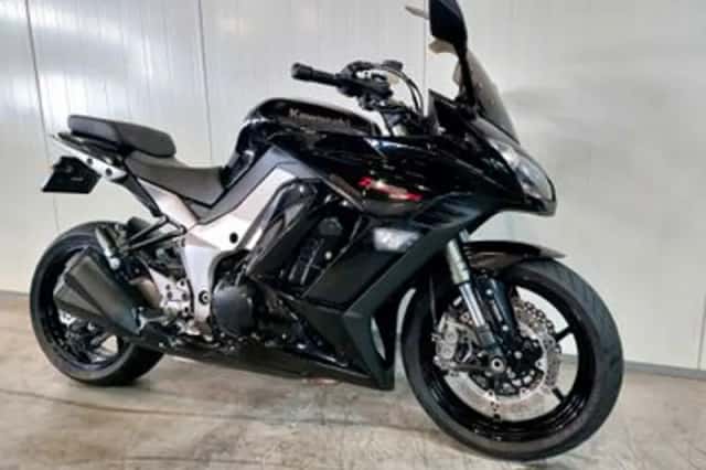 Kawasaki Z1000 (2011) thumbnail 3