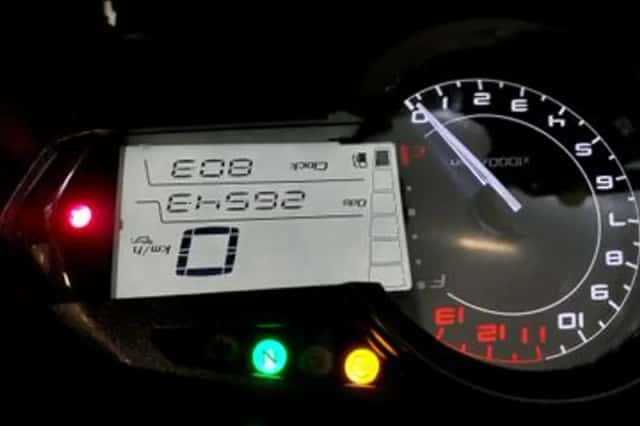 Kawasaki Z1000 (2011) thumbnail 4