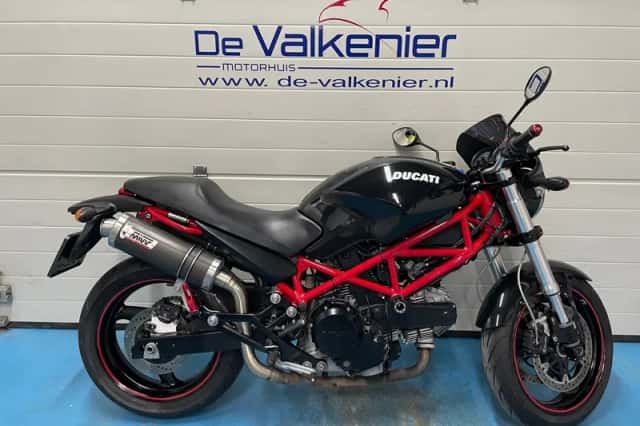 Ducati Monster 695 (2008) thumbnail 1