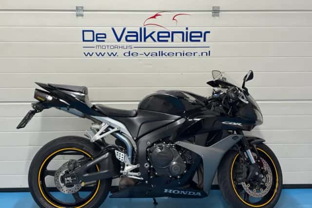 Honda CBR 600 RR (2007) thumbnail 1