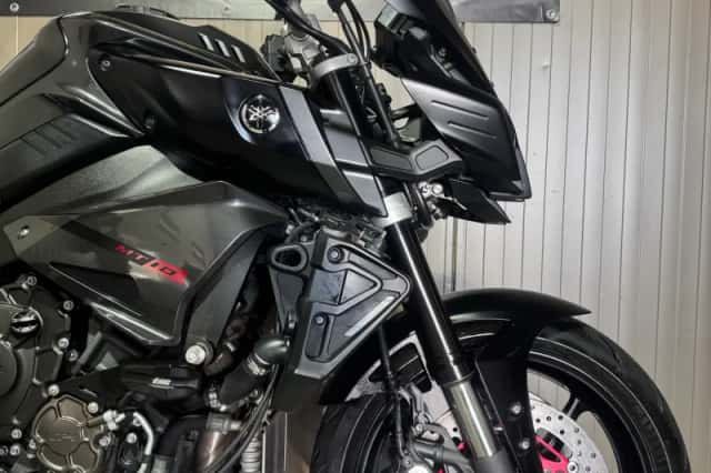 Yamaha MT-10 (2018) thumbnail 4